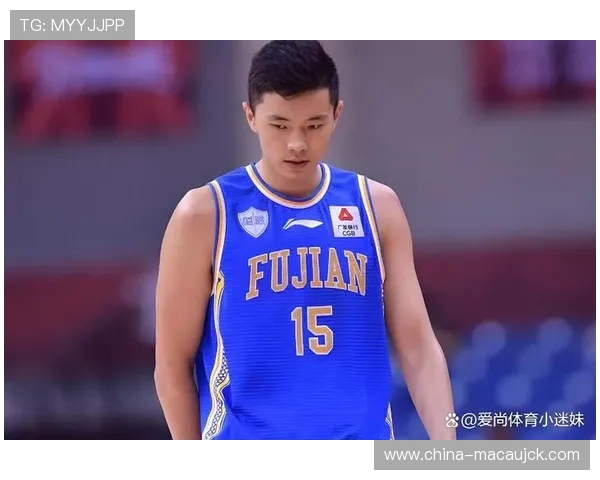 陈林坚15分外线火力 山东进攻空间得到保障 陈林坚15分外线火力 山东进攻空间得到保障